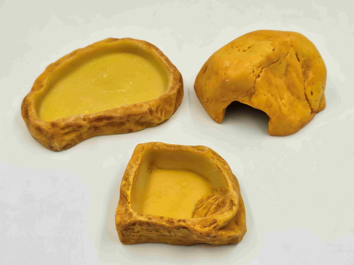 RHMCPKMAIN-scaled-1.jpg Mini Critter Hide, Water Bowl and Feed Dish Pack